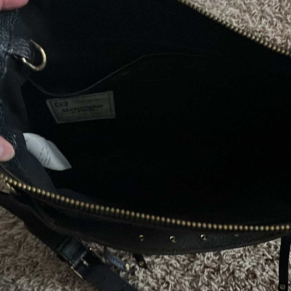 Abercrombie genuine leather bag - Picture 3 of 3